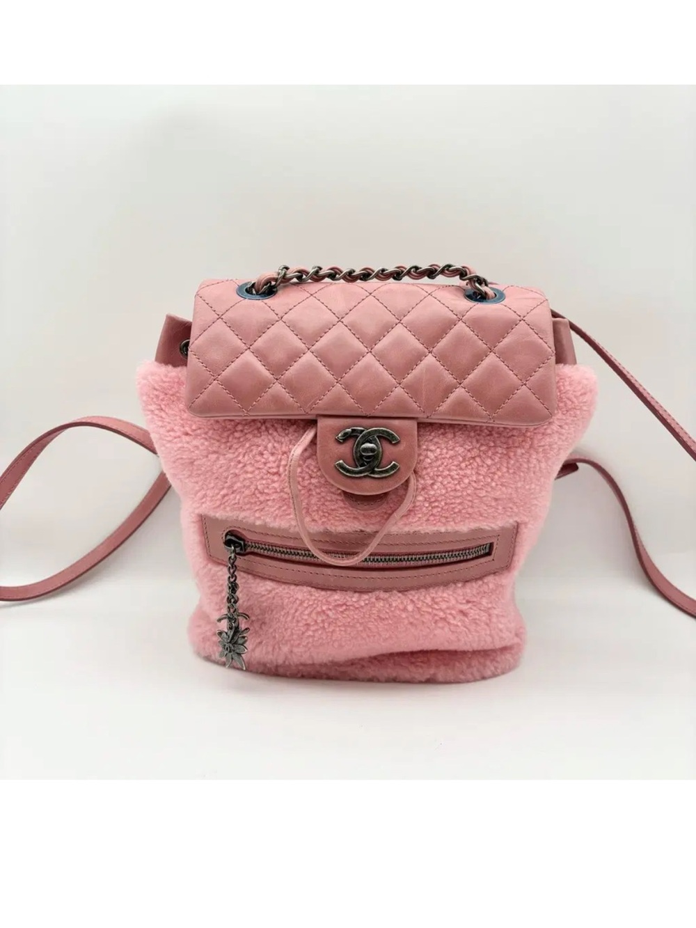 CHANEL Pink Quilted Leather & Sherpa Backpack with CC Turn-Lock - Picture 6 of 7
